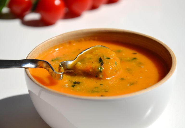 [Image: Soupe-froide-tomate-pesto5.JPG]